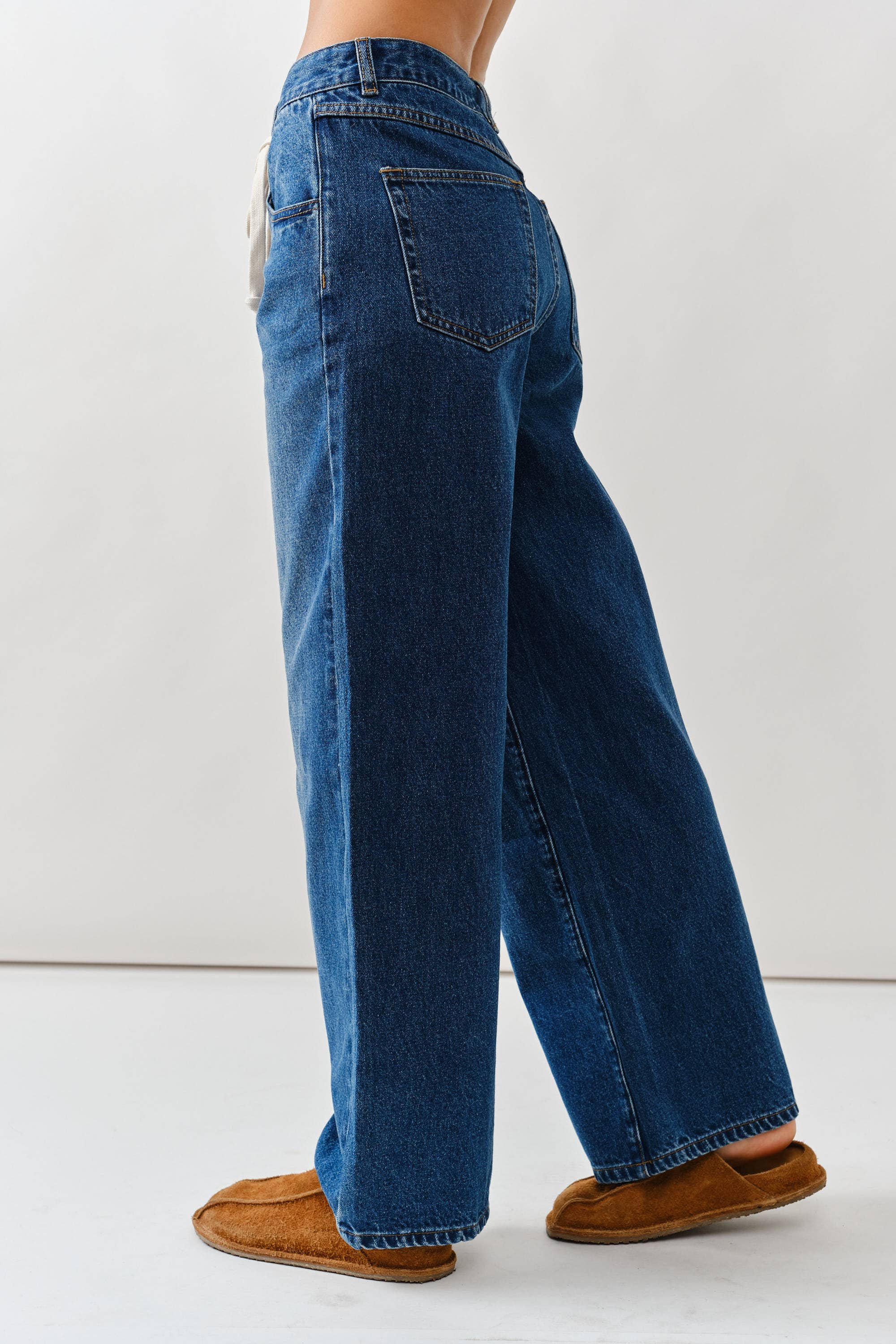 AJP5001 DRAWSTRING WAIST BOTTOM FLY STRAIGHT JEANS