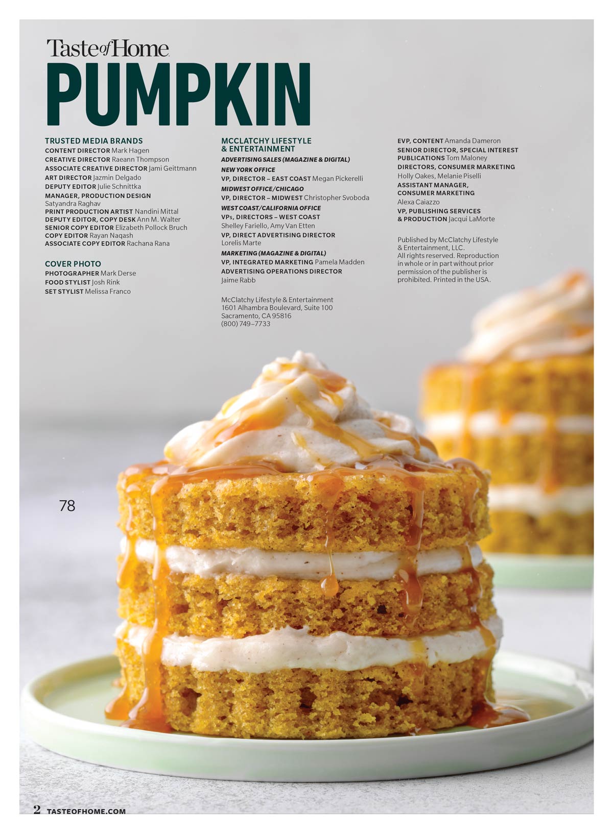Taste of Home - Pumpkin: 102 Fall Favorite Recipes, Quick & Easy Breakfasts, Breads, Soups & Sweets, Pumpkin Cake Roll, Easy No Knead Cinnamon Rolls, Speedy Spiced Lattes, Cheesecake & More!