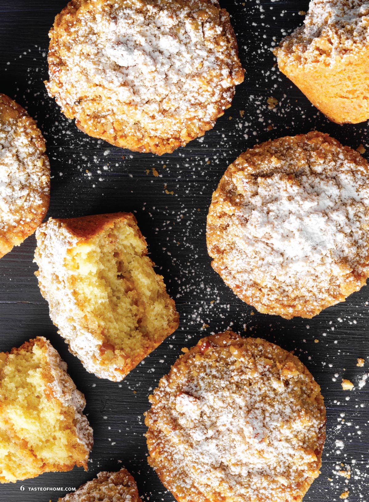 Taste of Home - Fall Baking: 102 Cozy Recipes Of Autumn's Best Baked Goodies, Breads, Cakes & Cookies, Test Kitchen Secrets, Quick & Easy Tips, Elevate Seasonal Treats & More!