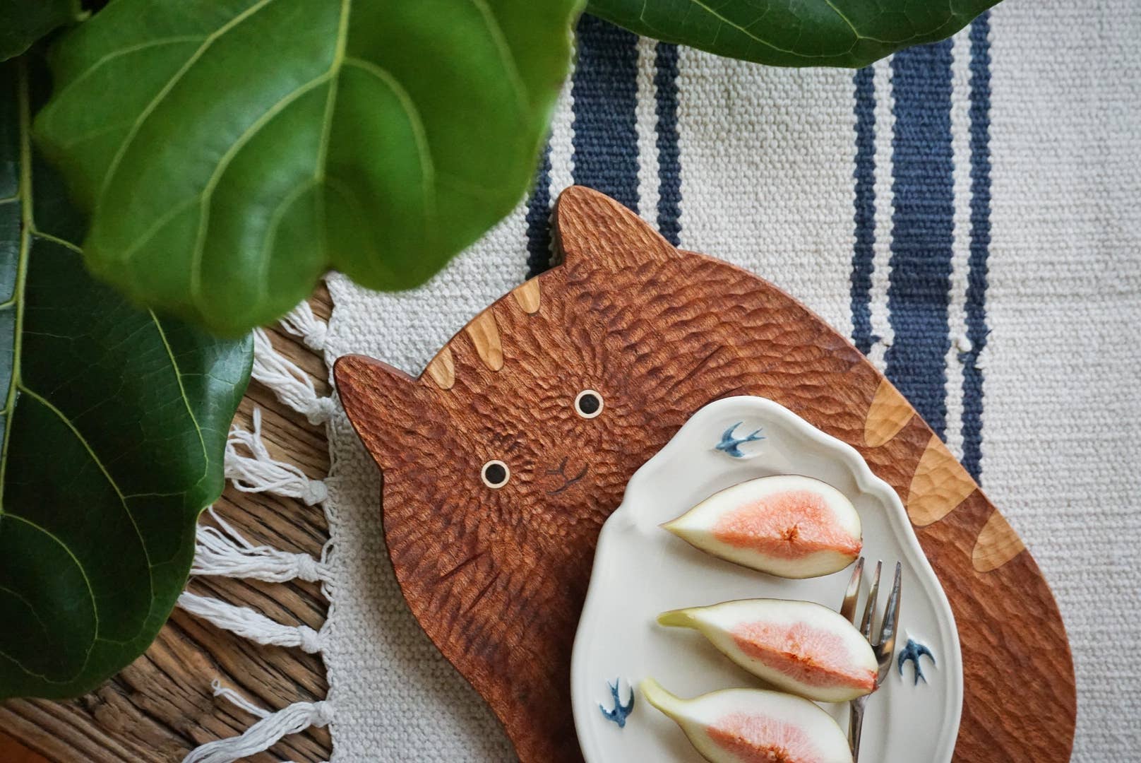 Hand Carved Serving Board - Cute cat /Handmade