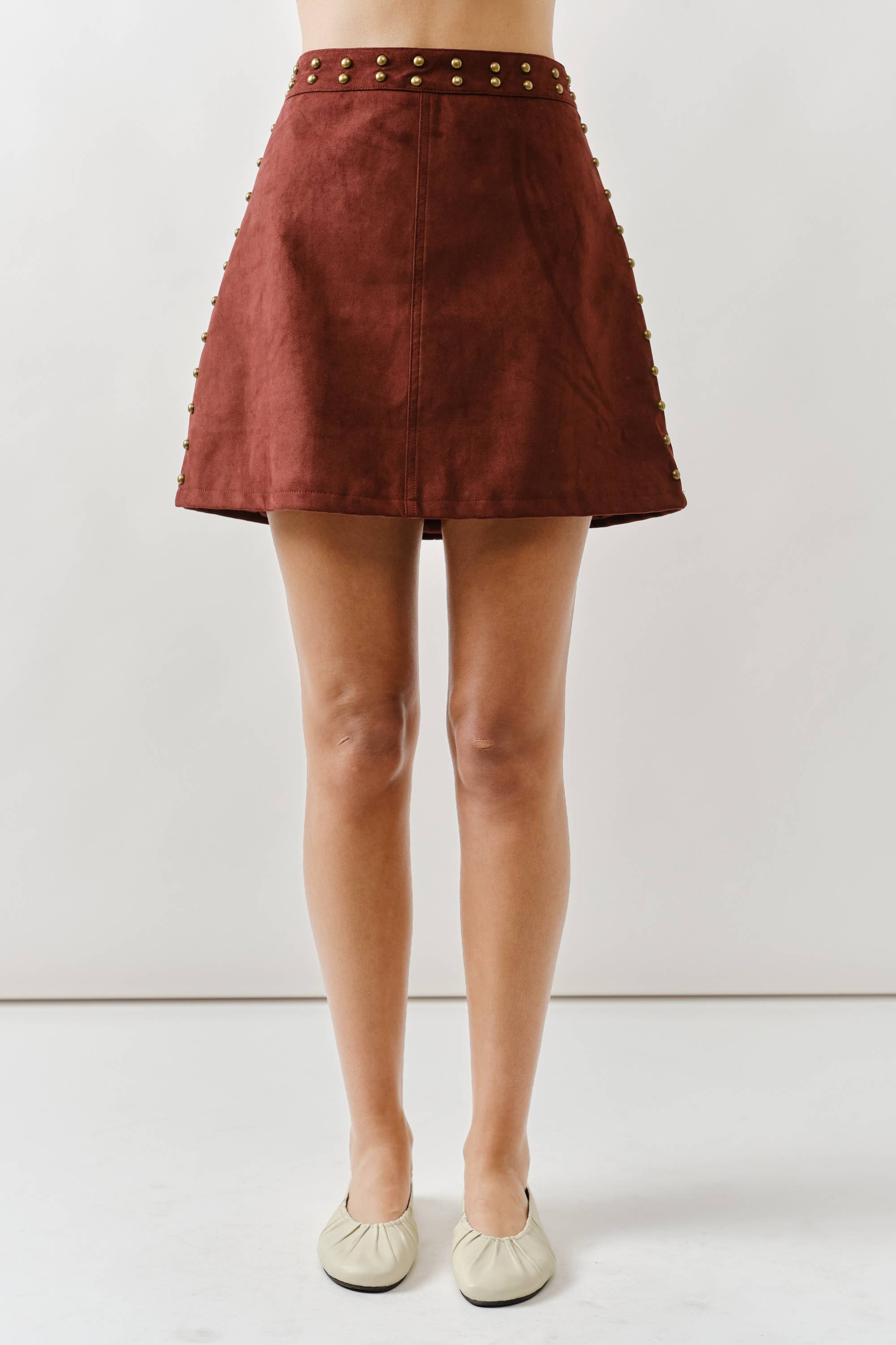 MAS3292 SUEDE MINI SKIRT W/BRASS STUDS