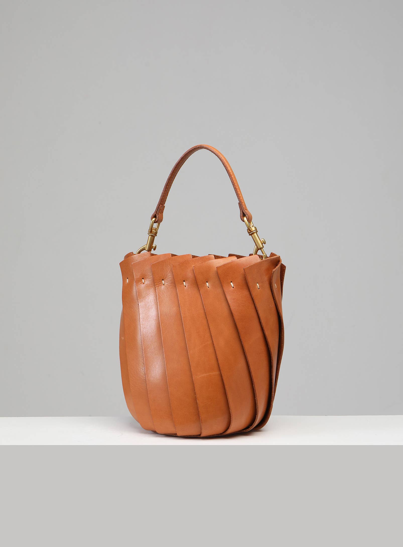 Bloom Bucket Tote - Tan