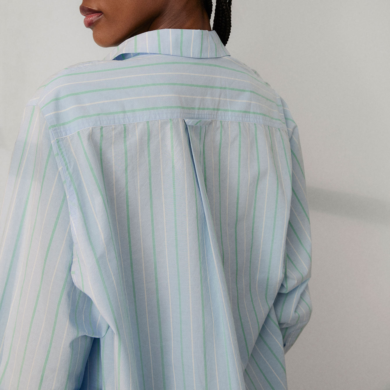 Airy Cotton Curved Hem Shirt
