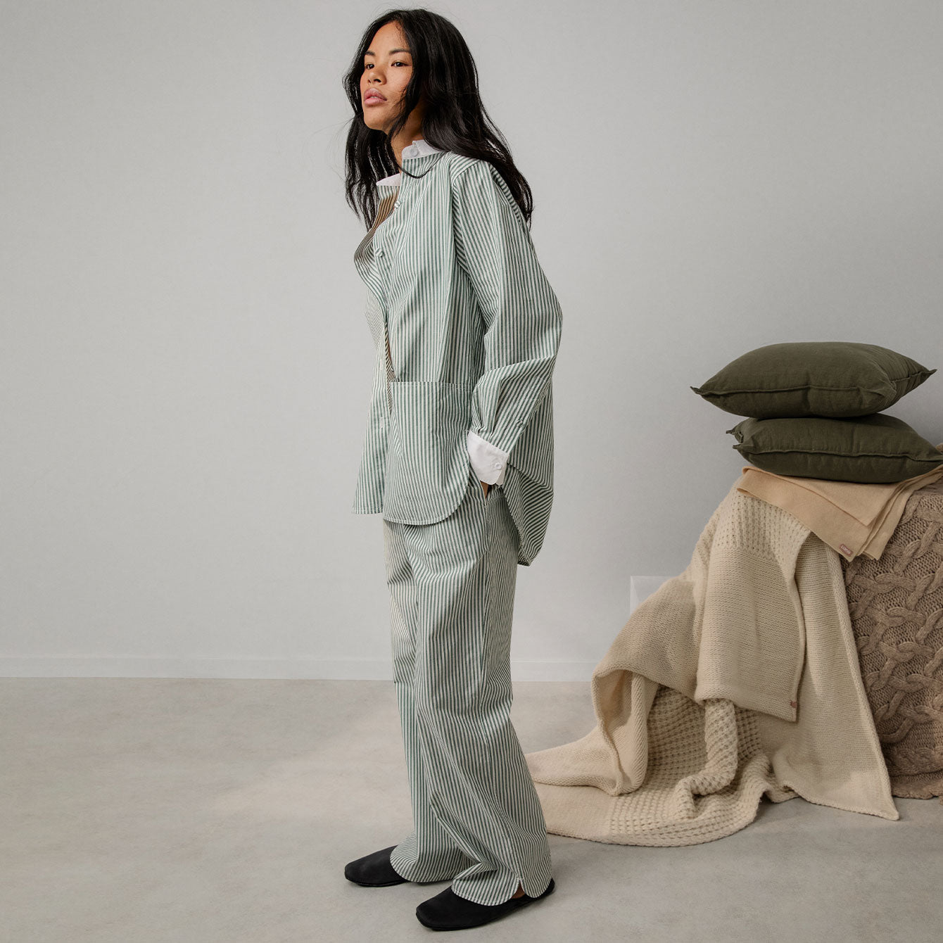 Airy Cotton Curved Hem Shirt