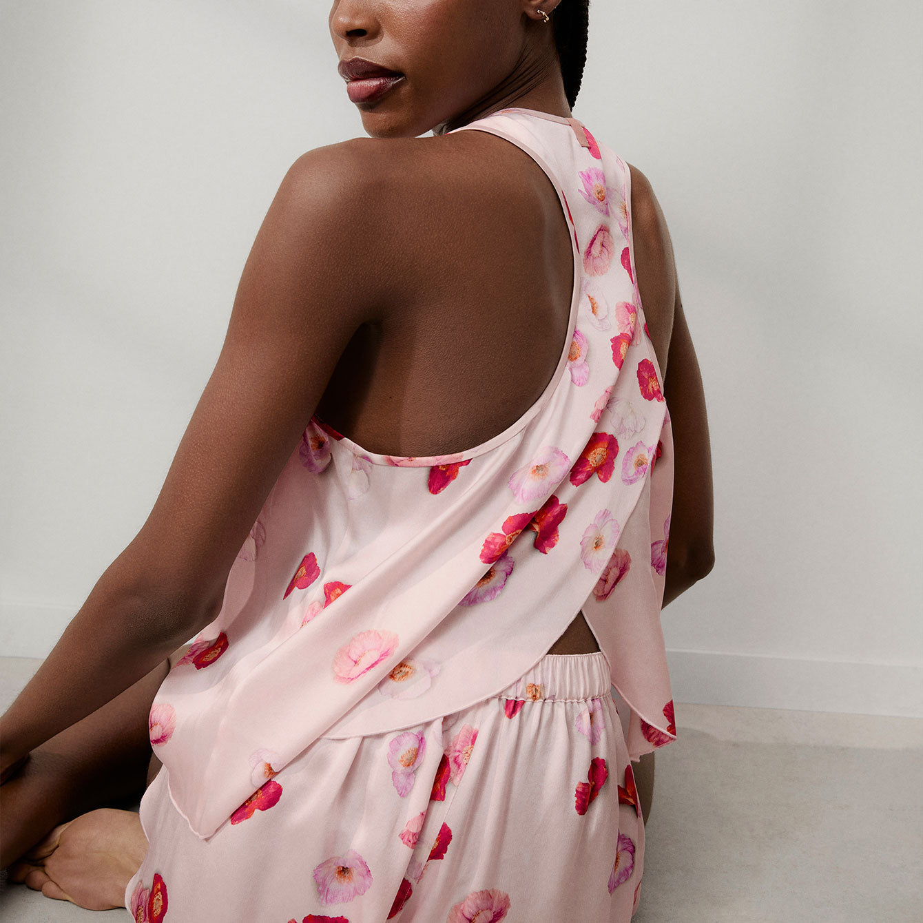 Washable Silk Tulip Back Set