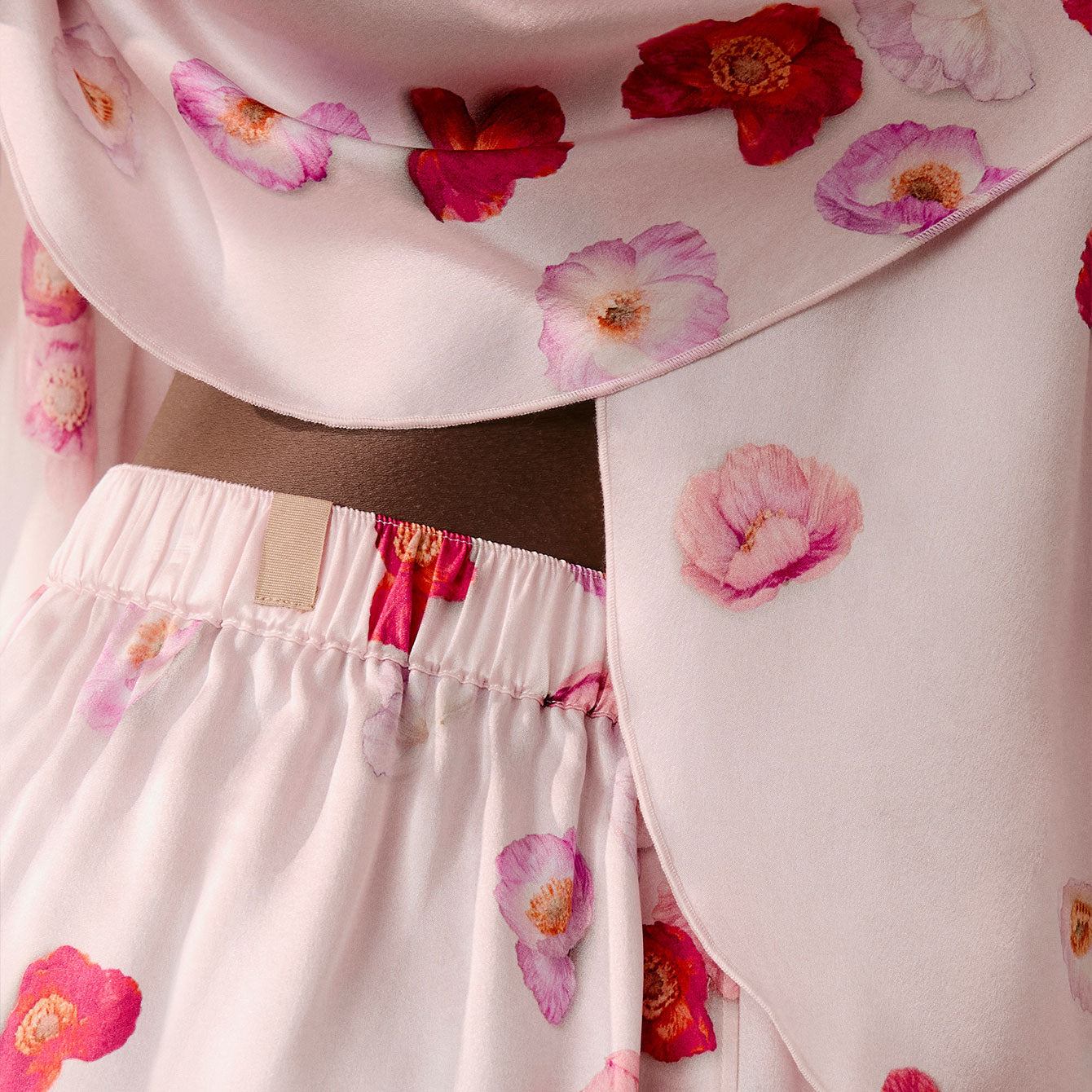 Washable Silk Tulip Back Set