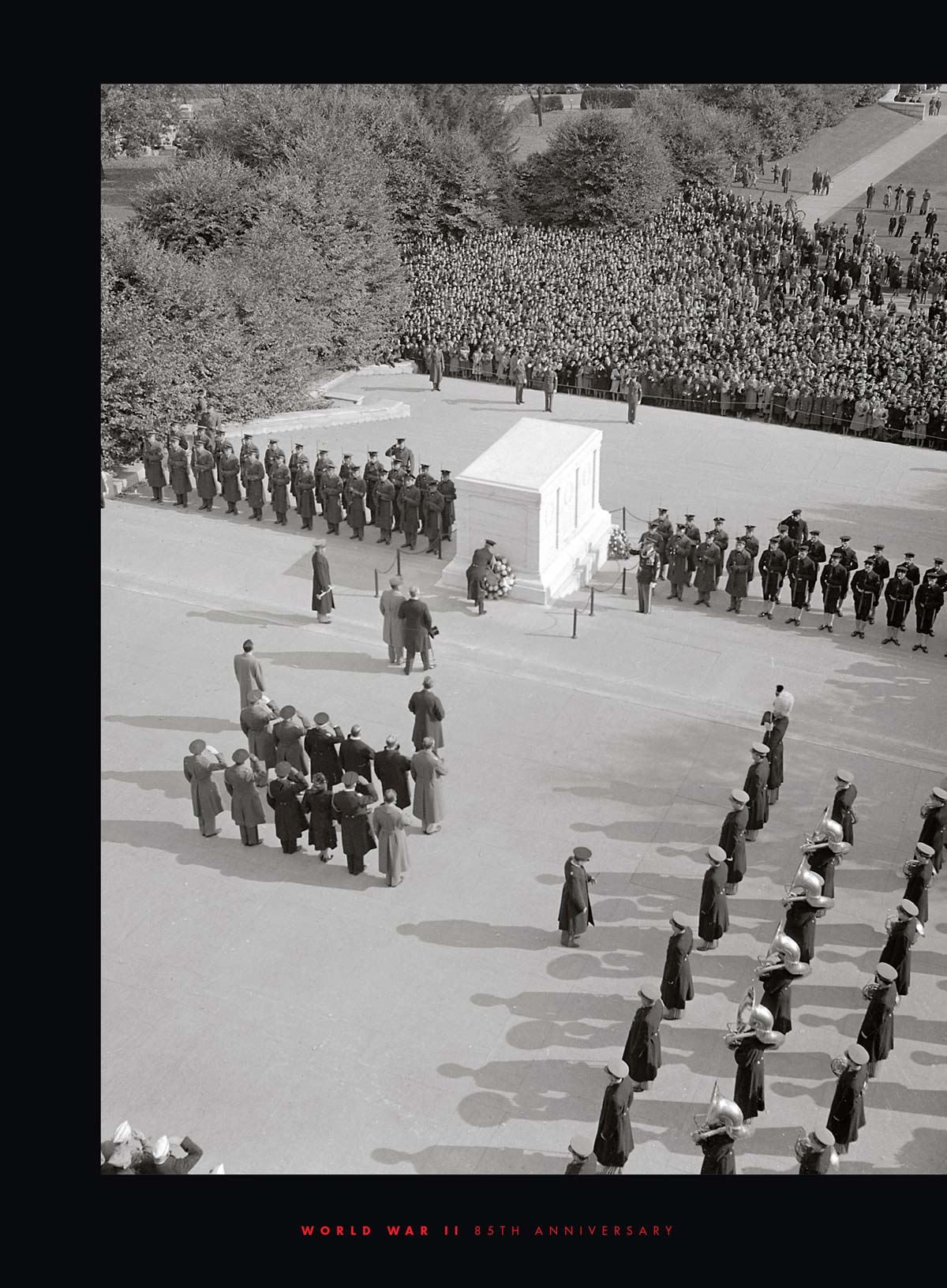 World War II - Collector's Edition: Key Moments, Historic Photos, New Perspectives, How It All Began, Pearl Harbor, Battle Of Midway, Battle Of Normandy, Bombing Of Hiroshima, Japan Surrenders & More