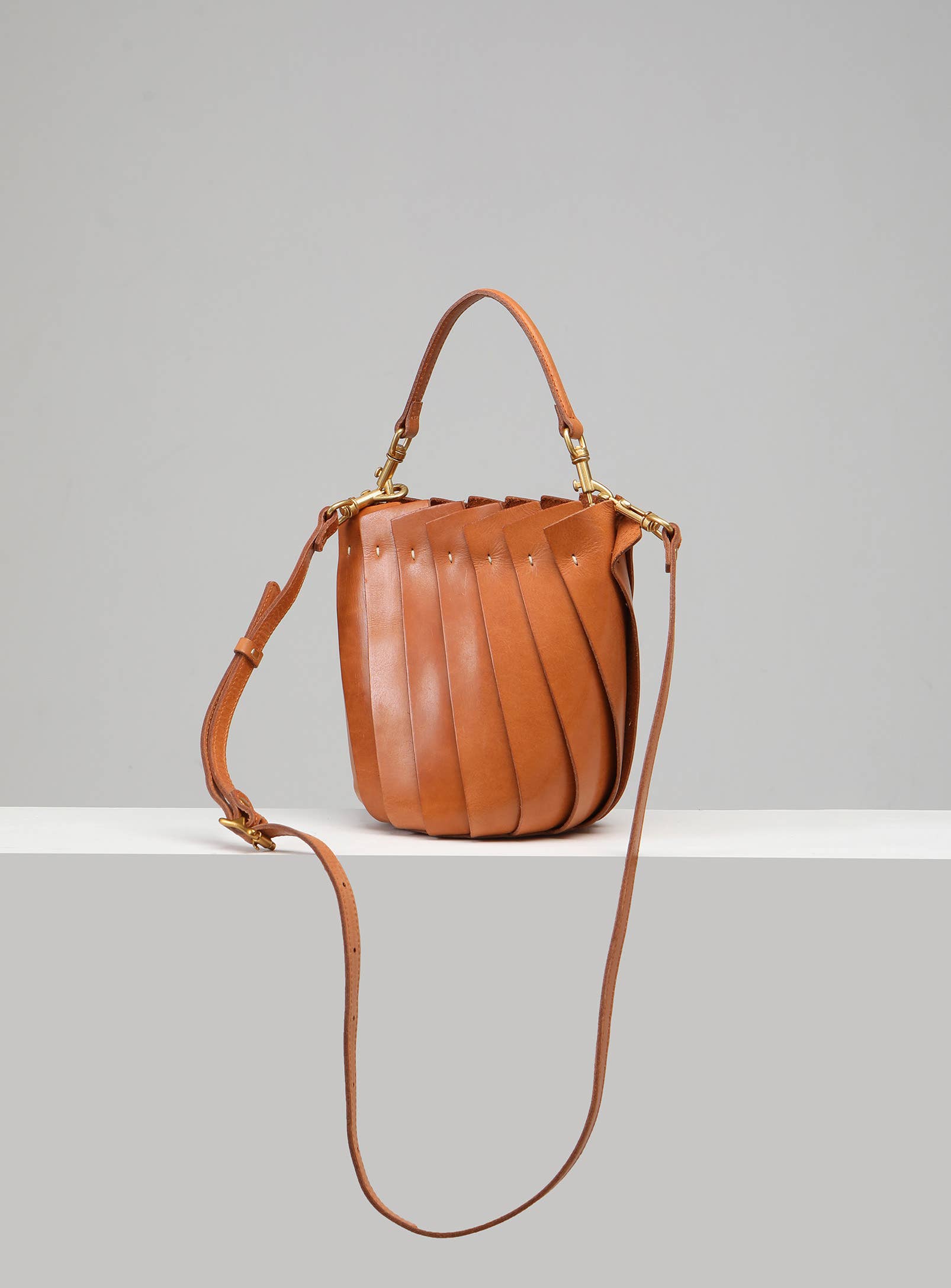 Bloom Bucket Tote - Tan