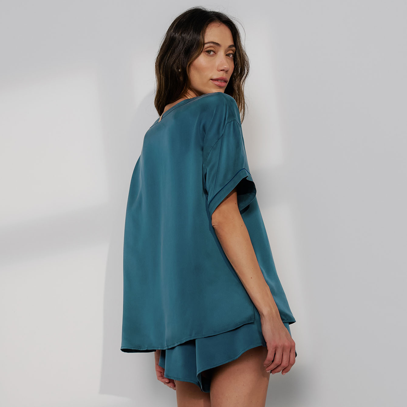 Washable Silk Piped Tee Short Set