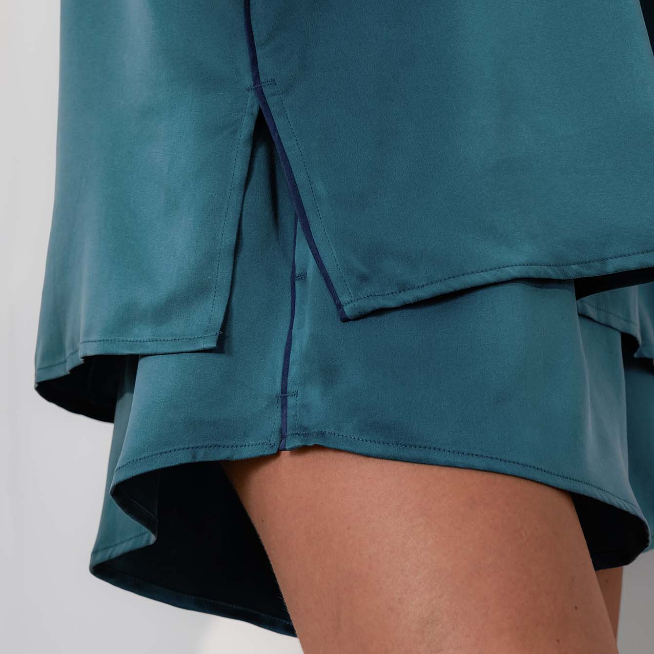 Washable Silk Piped Tee Short Set