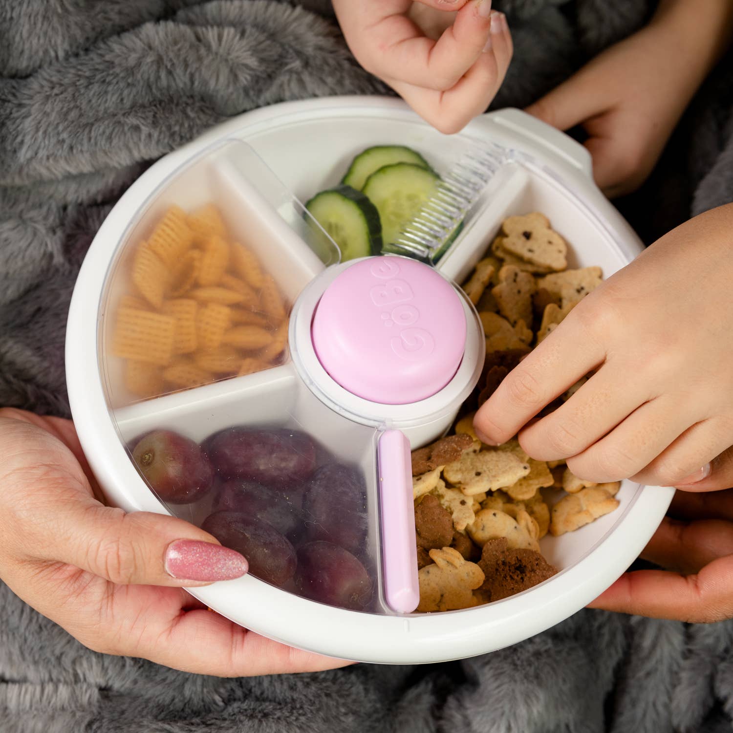GoBe Kids Large Snack Spinner Slide, Travel Snack Box